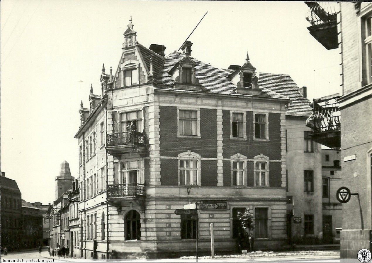 Siedziba biblioteki w latach 1955-68 - budynek pod adresem Nowotki 7 (obecnie Strzegomska 7)